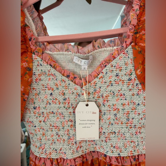 Ivy City Co Emily Dress in Sorbet - Medium - Picture 3 of 4